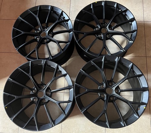 Uvb genuine aston martin - 21",